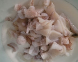 Foto del paso 2 de la receta: Alubias con calamares y gambas
