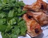 Foto del paso 4 de la receta: Mirando el Partido Comiendo Patitas de Pollo con la Mano