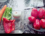 Foto del paso 1 de la receta: Salsa con tomate en fruta!