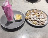 A picture of step 5 of Poffertjes.