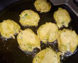 মুচমুচে আলু পকোড়া (Crispy Aloo Pakora recipe in Bengali) রেসিপি ধাপ - 3 ছবি