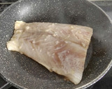 Foto del paso 4 de la receta: Perca a la plancha con mantequilla de mostaza