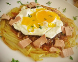 Foto del paso 12 de la receta: Huevos rotos con virutas de Paté sobre rosti de patatas