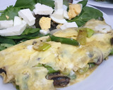 Foto del paso 3 de la receta: Tortilla de ajetes, trigueros y setas