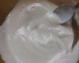 Foto del paso 3 de la receta: Bizcocho de yogur, frutos secos y cacao