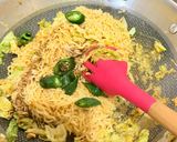 Gambar langkah 4 resipi 👩‍🍳Mi Segera Goreng Kering.
