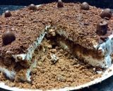 A picture of step 5 of Ice Cream Cake.