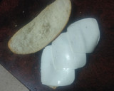 Foto del paso 1 de la receta: Bocadillo de queso tierno y salami