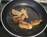 A picture of step 2 of Paella with Fresh Fava Beans and Pods.