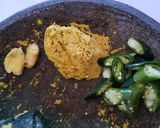 Foto langkah ke 1 dari resep Kikil Bumbu Kuning.