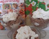 Gesztenyepure babapiskotaval es tejszínhabbal recept fázis 2 fotója