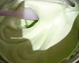 Foto langkah ke 4 dari resep Bolu Pandan Kukus.