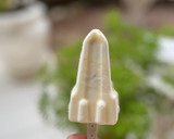 Foto del paso 5 de la receta: Polos de kinder chocolate [receta para hacer con niños]