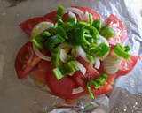 Foto del paso 2 de la receta: Lomos de salmón en papillote con verduras