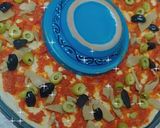 صورة لخطوة 6 من وصفة بيتزا 🍕 بعجينة سحرية 😋 وشكل رائع 👍❤️