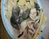 Hình bước làm 1 của món 🐸 Ếch xào măng