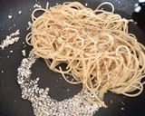 Foto langkah ke 3 dari resep Aglio e Olio.