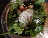 A picture of step 2 of Green Chutney.