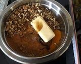 Pas rețetă Crumble cu prune, nuci și scorțișoară 2 fotografie