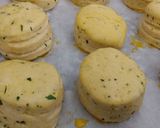 Medvehagymás Pogácsa-étolajjal-tejjel készítve recept fázis 6 fotója