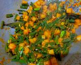 Foto langkah ke 4 dari resep Sambal Goreng Kacang Panjang dan Kentang.