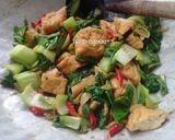 Foto langkah ke 3 dari resep Tumis Pakcoy Tahu Pasek.