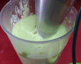Foto del paso 2 de la receta: Crema fría de pepino y aguacate