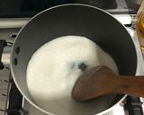 Gambar langkah 4 resipi Puding Caramel dalam bekas plastic.