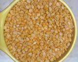 A picture of step 1 of Dal Moradabadi.