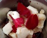 A picture of step 2 of Rose-Rasberry-SemolinaCake.