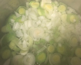 Foto del paso 1 de la receta: 184. Sopa de cebolla, puerro y apio (entrante sopa)