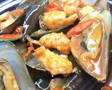 Foto langkah ke 5 dari resep Kerang Lobster kupas saos padang.