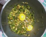 Foto langkah ke 2 dari resep Martabak Telur Gurih.