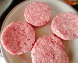 Foto del passaggio 3 della ricetta Hamburger genuini fatti in casa🍔🥩🥕🥬🌽🍋