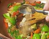 Foto langkah ke 7 dari resep Ikan asin cumi cabe hijau saos tauco asin 🥰.