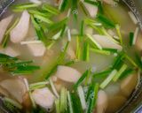 Hình bước làm 2 của món Canh bí xanh nấu tôm và nấm đùi gà