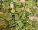 Foto del paso 4 de la receta: Judías rehogadas con patata y huevo cocidos