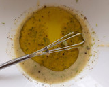 Foto del paso 4 de la receta: Ensalada de listones de calabacita, nuez y parmesano