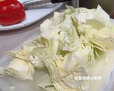 A picture of step 2 of Curry Chicken with Cabbage.