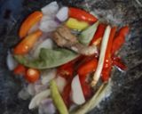 Foto langkah ke 3 dari resep Asem-Asem Ikan Nila dan Sayuran.