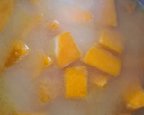 Foto del paso 3 de la receta: Crema de calabaza con trompetas de la muerte