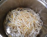 A picture of step 2 of Char Siu Noodle Bowl (Bún trộn xá xíu).