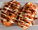 Foto del paso 4 de la receta: Brioche de gambas con cebolla y mahonesa de ajo escalivado