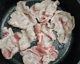 รูปขั้นตอนการทำที่ 3 ของ อุด้งนาเบะผักกาดขาวหมูสไลด์ (豚バラ白菜のうどん鍋)