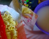 এগড্রপ নুডলস ভেজুস্যুপ (Eggdrop noodles Veg Soup recipe in Bengali) ) রেসিপি ধাপ - 4 ছবি