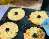 Foto del paso 7 de la receta: Ensalada Donuts de salmón 🥯 🍣 🧅 🍏 🥑 🌾 🍃