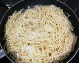 Foto del paso 3 de la receta: Espaguetis con queso🍝
