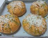 Foto langkah ke 5 dari resep Korean Cheese Garlic Bread.