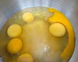 Foto langkah ke 4 dari resep Bolu Kukus Bintik, Lembut dan Ekonomis.