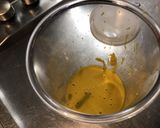Une image de l'étape 1 de Sauce salade sucrée salée à la moutarde américaine, melfor et huile de noix.